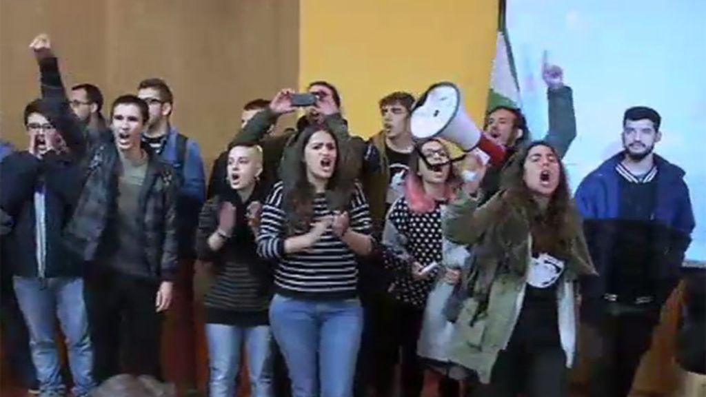 Los estudiantes de la Universidad de Cádiz protestan contra las tarjetas black