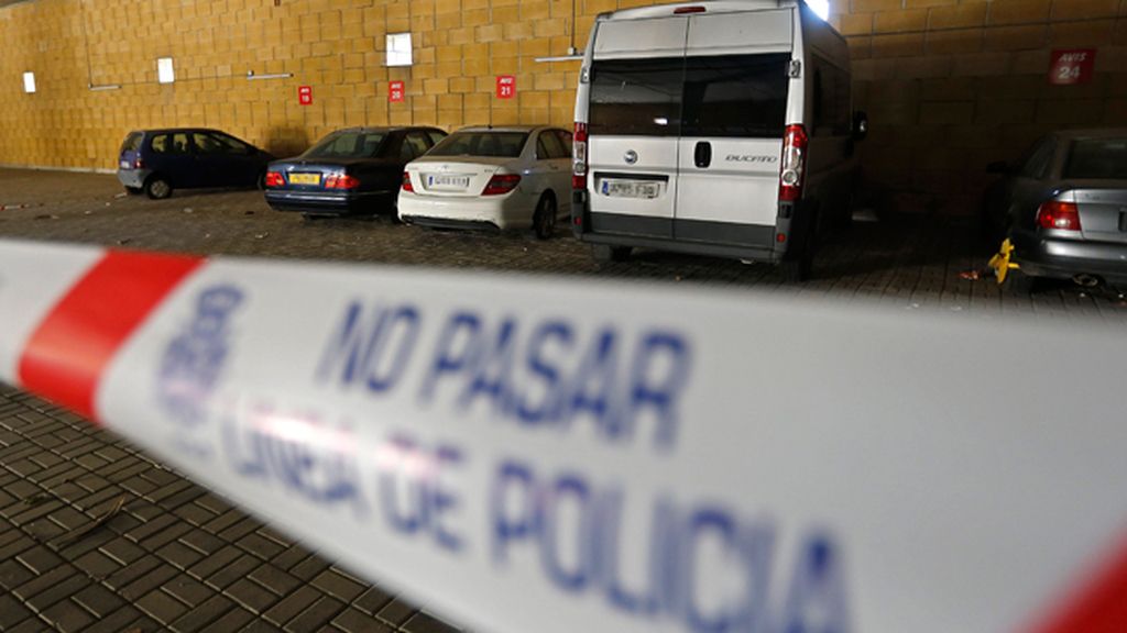 Mata a su mujer en el aeropuerto de Sevilla por perder un vuelo