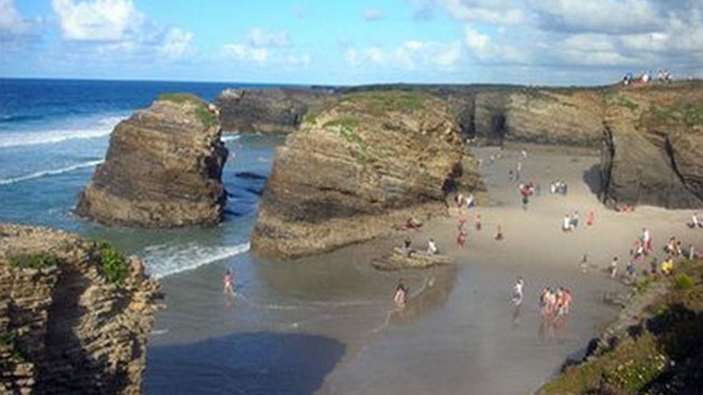 Playa de las catedrales con aforo limitado