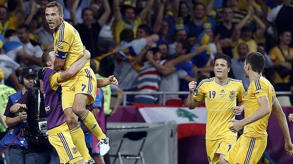 Shevchenco gana en su particular duelo con Ibrahimovic