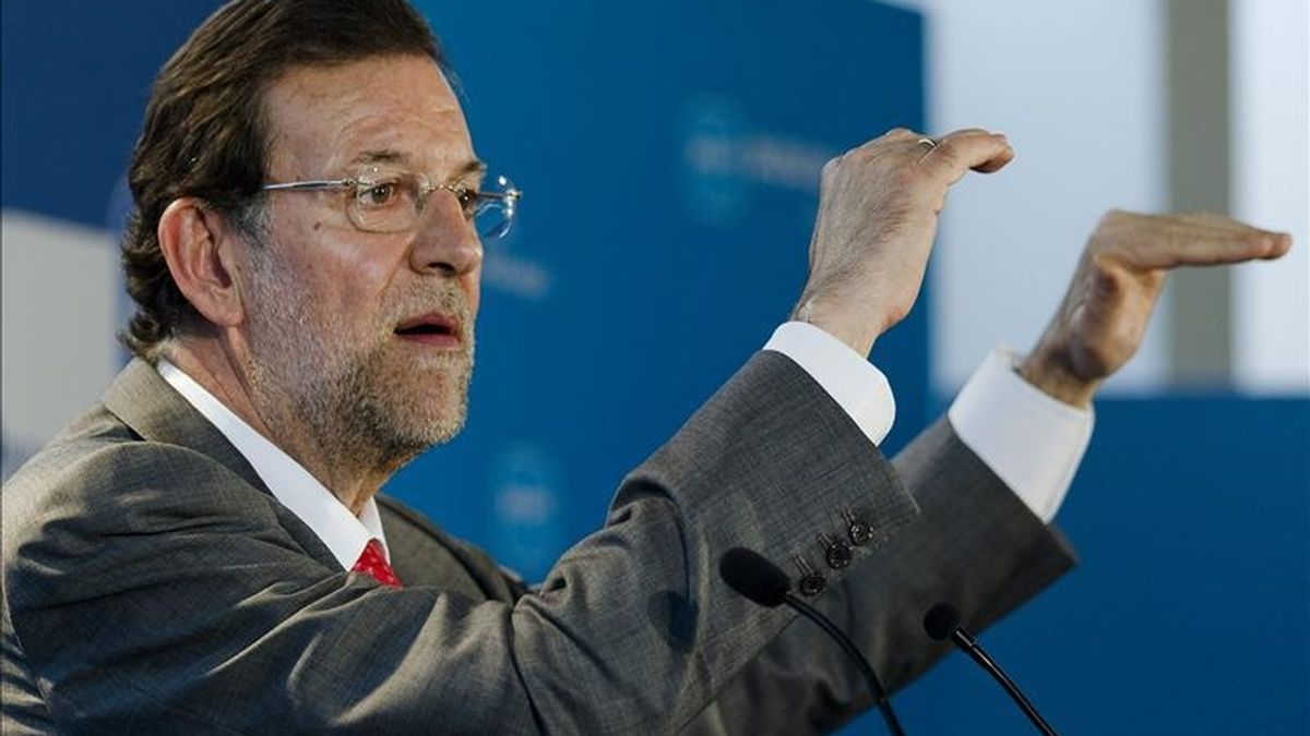 El presidente del PP, Mariano Rajoy, en Ronda, donde ha participado en un acto de apoyo a la candidata a la alcaldía. EFE El presidente del PP, Mariano Rajoy, en Ronda, donde ha participado en un acto de apoyo a la candidata a la alcaldía. EFE
