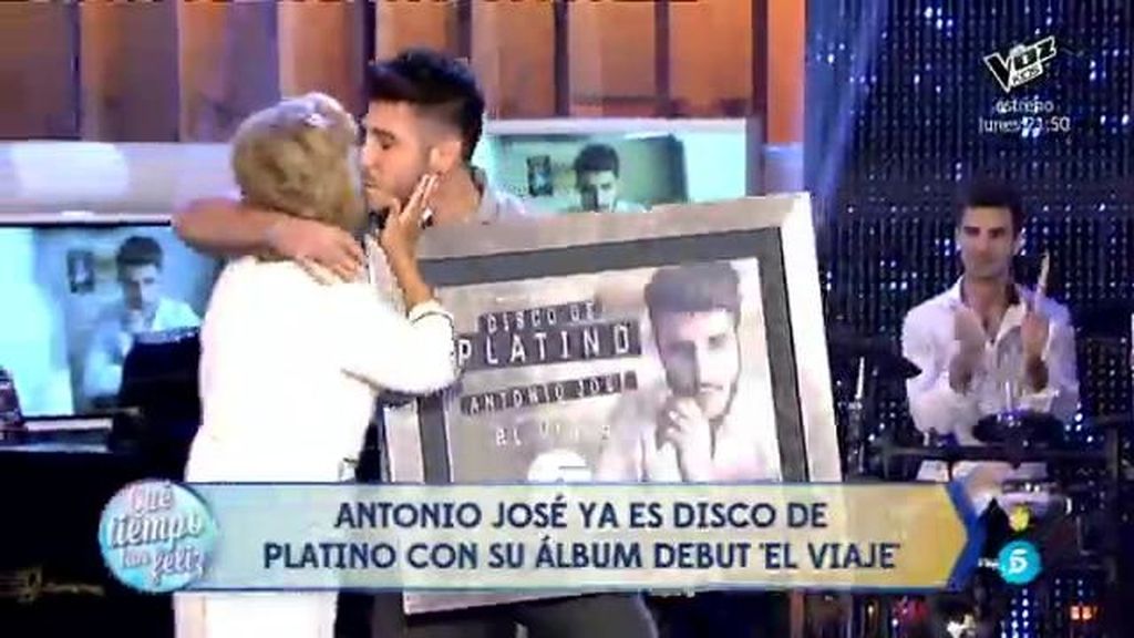 Antonio José interpreta su éxito ‘De qué manera’... ¡y recibe el disco de platino en 'QTTF'