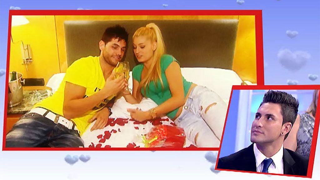 Ainhoa, una más entre los amigos de Erik