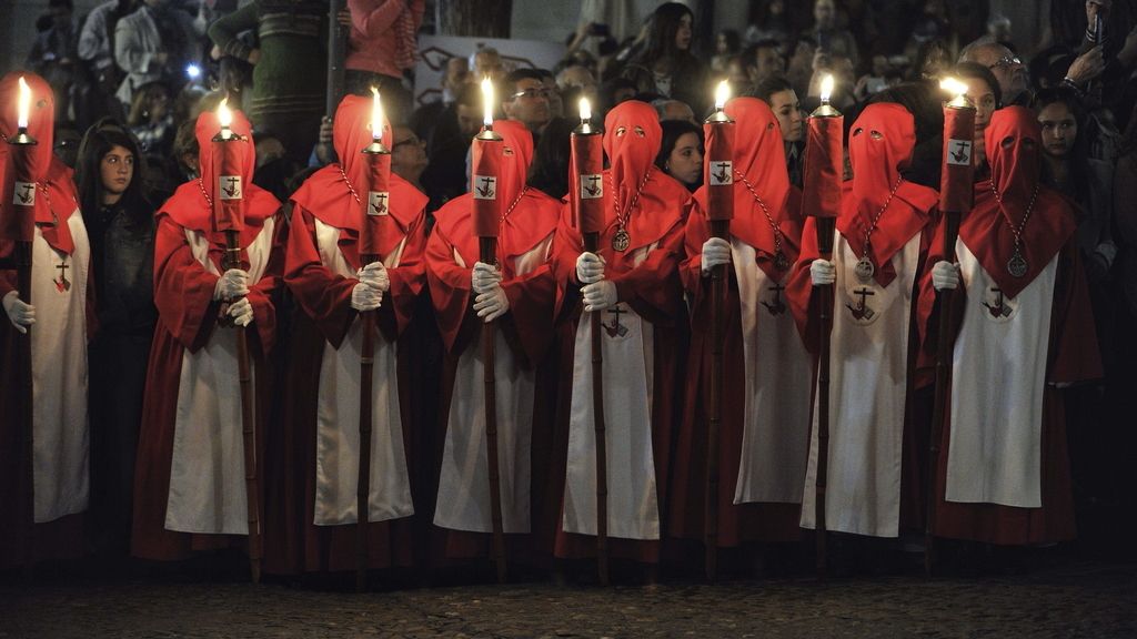 Devoción y perdón en en las procesiones de Semana Santa