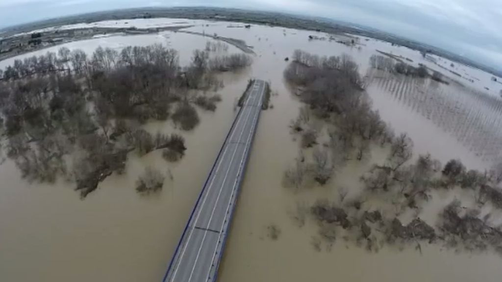 El impresionante desbordamiento del Ebro visto desde el aire