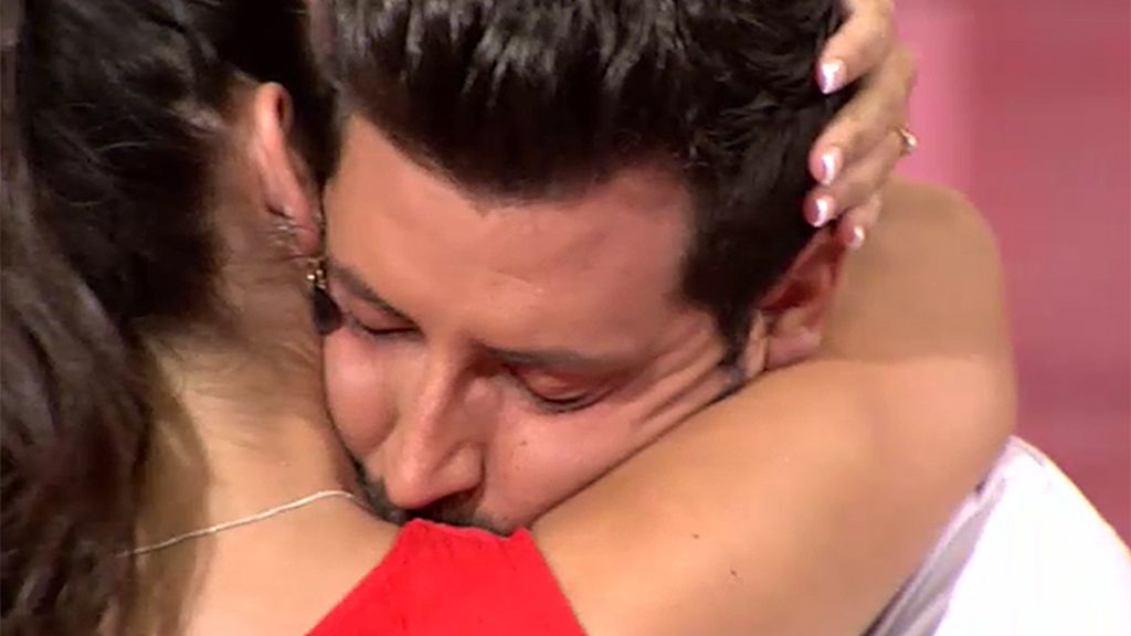 Ruth le transmite a Manu todo su amor Ruth le transmite a Manu todo su amor