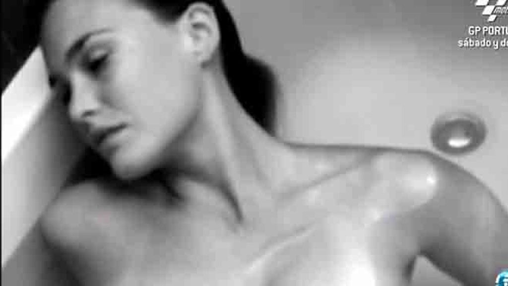 La ex novia de Di Caprio es la protagonista de un anuncio muy sensual de la firma Under Me