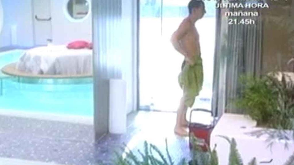 El cuerpo de Aris vuelve loco a las mujeres