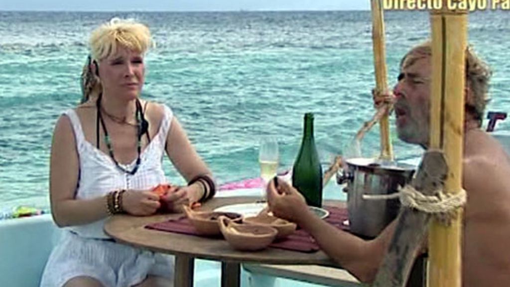 Loli Álvarez visita a Toni Genil