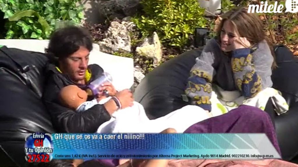 El bebé ha despertado a los concursantes muy temprano