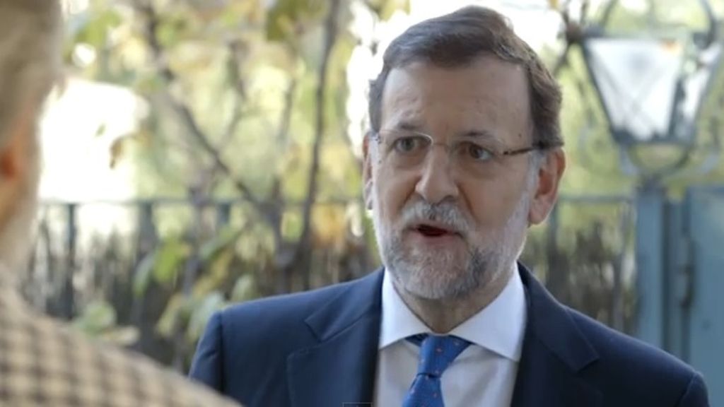 Rajoy felicita a los españoles por sus esfuerzos: "Hola, venía a daros las gracias"