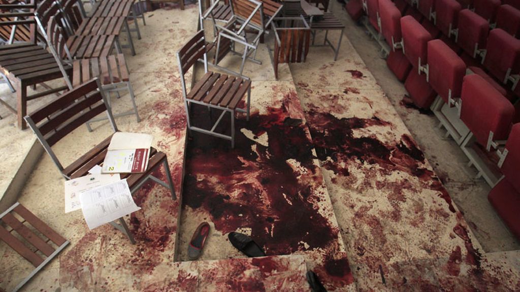 Las imágenes del horror tras la masacre en la escuela de Peshawar