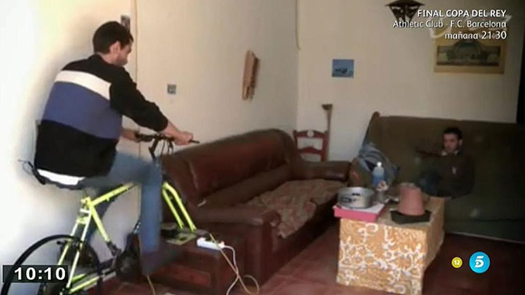 Marcel y Arnau, no pagan recibo de la luz generan su propia electricidad