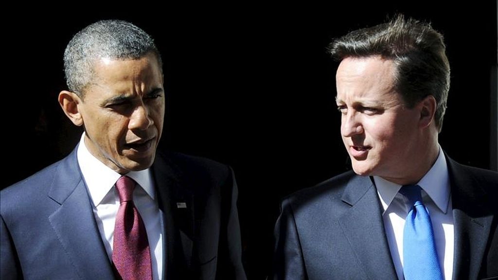 El presidente estadounidense, Barack Obama (i), y el primer ministro británico, David Cameron (d), salen del 10 de Downing street en Londres, Reino Unido. EFE El presidente estadounidense, Barack Obama (i), y el primer ministro británico, David Cameron (d), salen del 10 de Downing street en Londres, Reino Unido. EFE