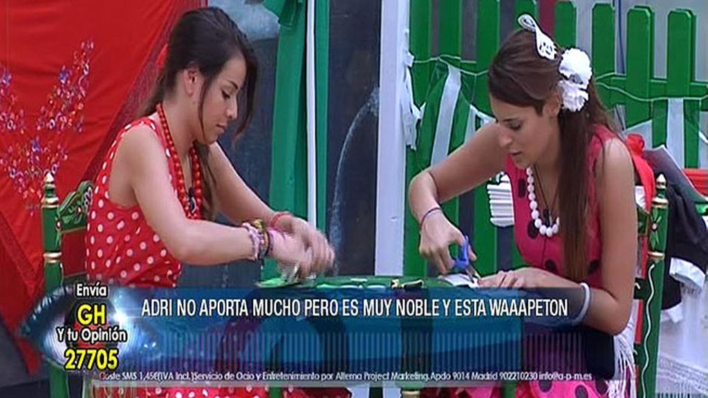 Los concursantes tendrán que recorrer el ferial , bailar sevillanas y fabricar claveles