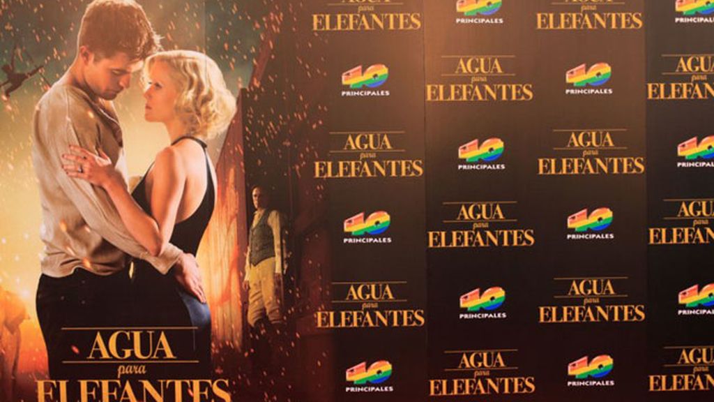 Pattinson y Witherspoon hacen enloquecer a sus fans de Barcelona