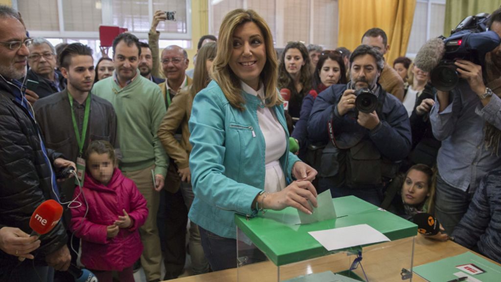 La presidenta andaluza, Susana Díaz, vota en Triana, Sevilla