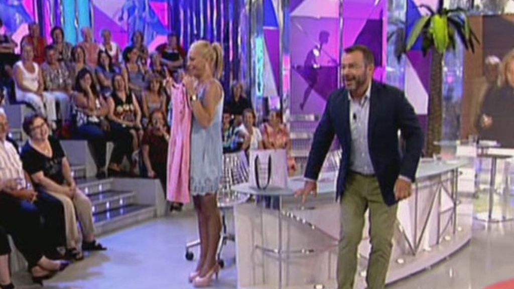 J. J. se calza los tacones de la Esteban