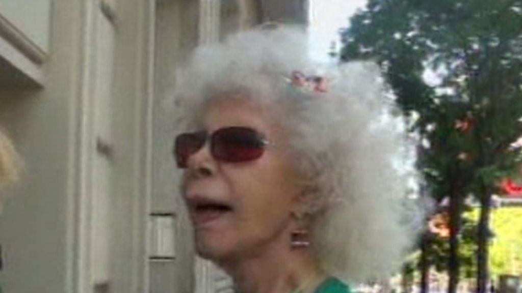 La duquesa de Alba, en la peluquería