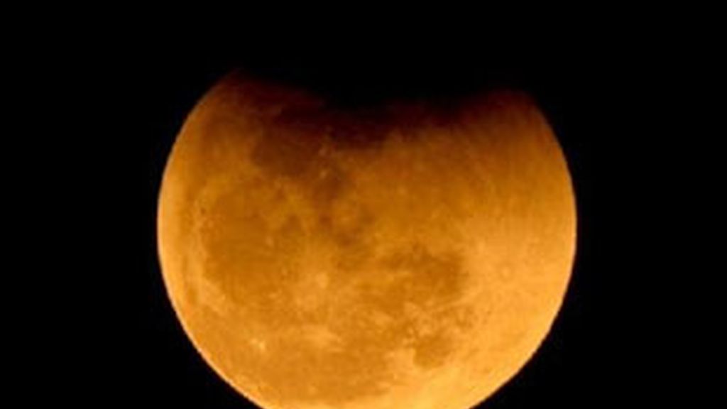 Imagen de archivo de otro eclipse de luna. Imagen de archivo de otro eclipse de luna.