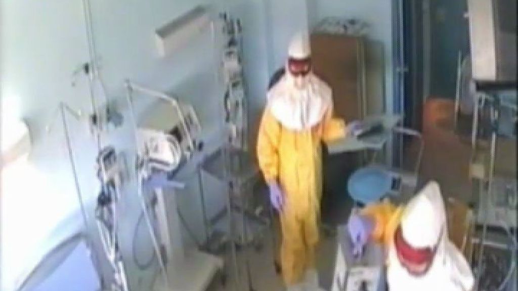 Crece un ochenta por ciento la demanda de trajes de protección contra el ébola