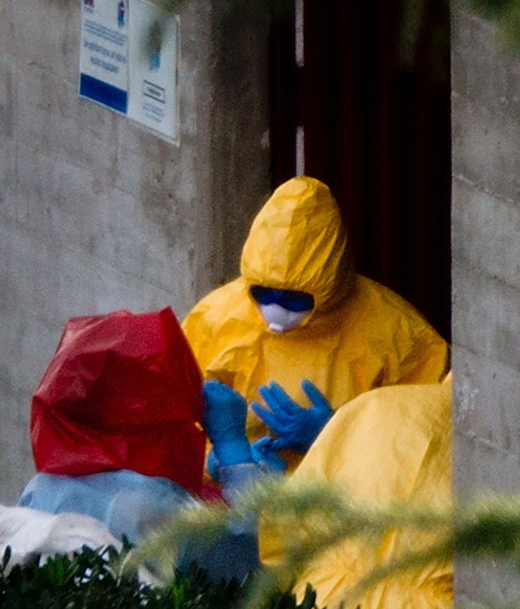 La cooperante en riesgo de infección por ébola pasa su primera noche en el hospital