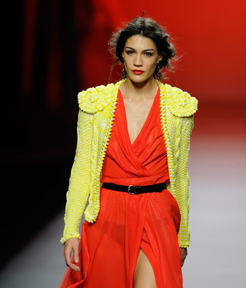 Pasado y presente se fusionan en el desfile de Francis Montesinos