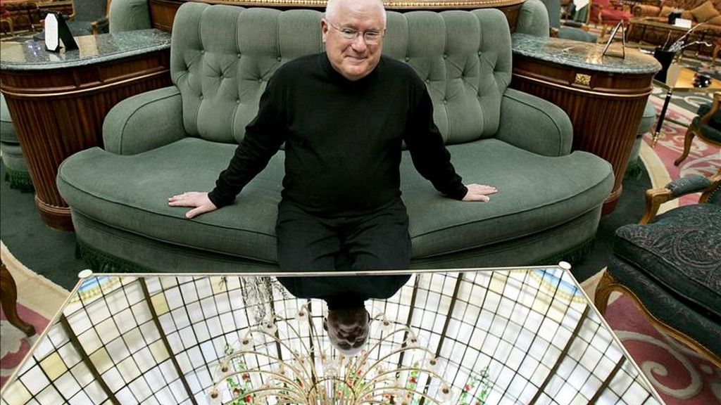Fotografía de archivo tomada el 11/12/2006 del escritor Donald Spoto, autor de biografías de personajes del celuloide como Marilyn Monroe, Audrey Hepburn o Alfred Hitchcock, que ahora se acerca a la figura de la actriz y princesa de Mónaco, Grace Kelly, una mujer "cálida, cercana, muy sensual, inteligente y de una belleza incomparable". EFE