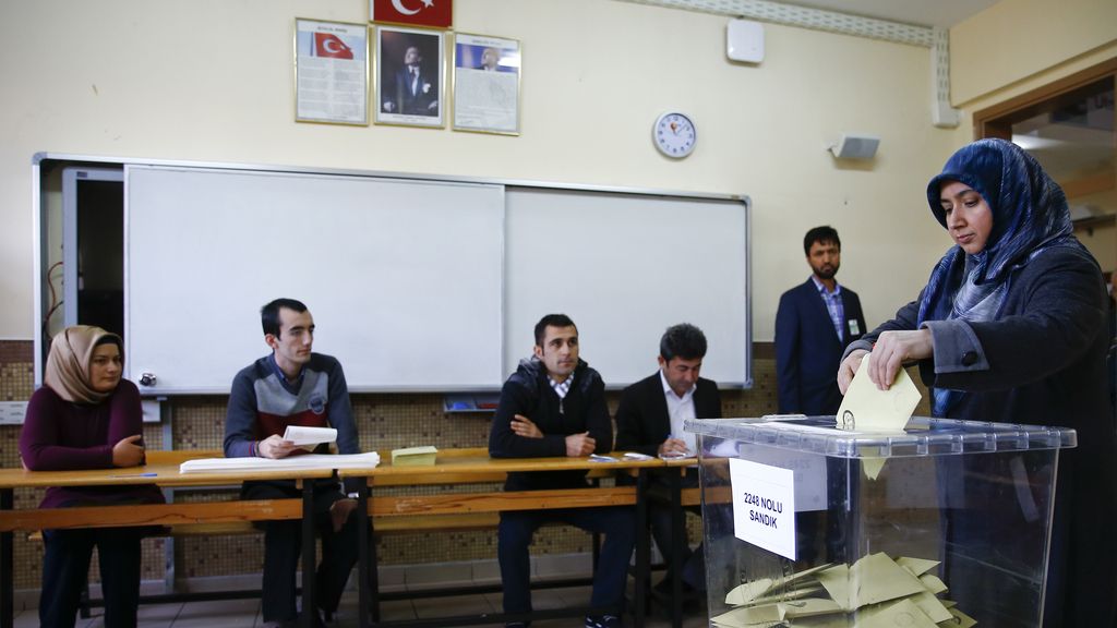 Arranca en Turquía una jornada electoral crucial para el país