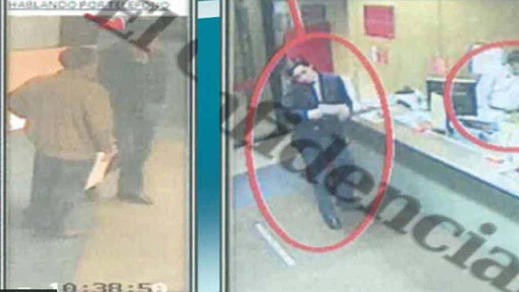 Ven la luz las imágenes de Francisco Nicolás sacando 25.000 euros de un banco Ven la luz las imágenes de Francisco Nicolás sacando 25.000 euros de un banco