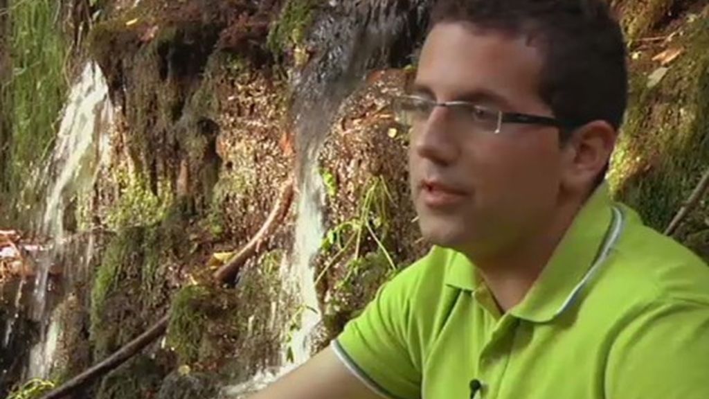 Joaquín anima a las chicas para que le conozcan. Lo pasarán muy bien, rodeadas de todo lo que tiene y no se arrepentirán