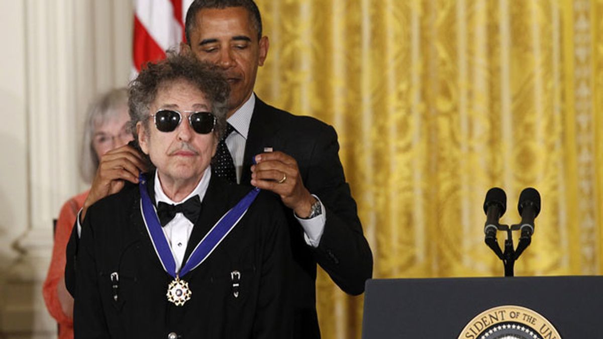 Obama condecora a Bob Dylan