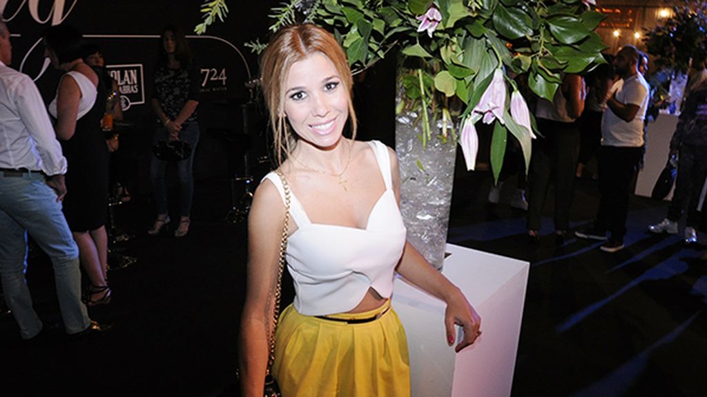 Natalia posó para nuestra cámara en el Kissing room