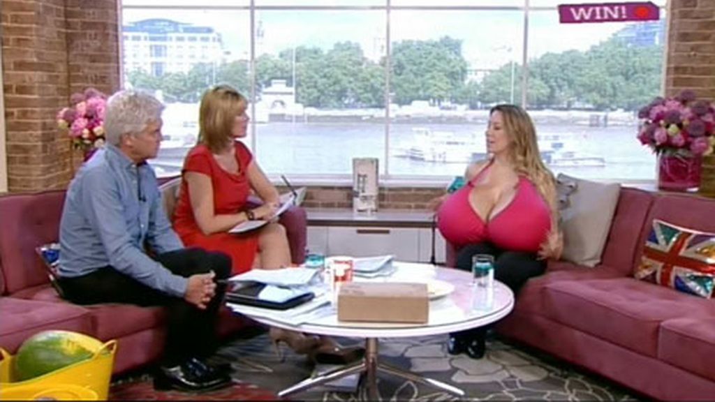 La mujer con los pechos más grandes