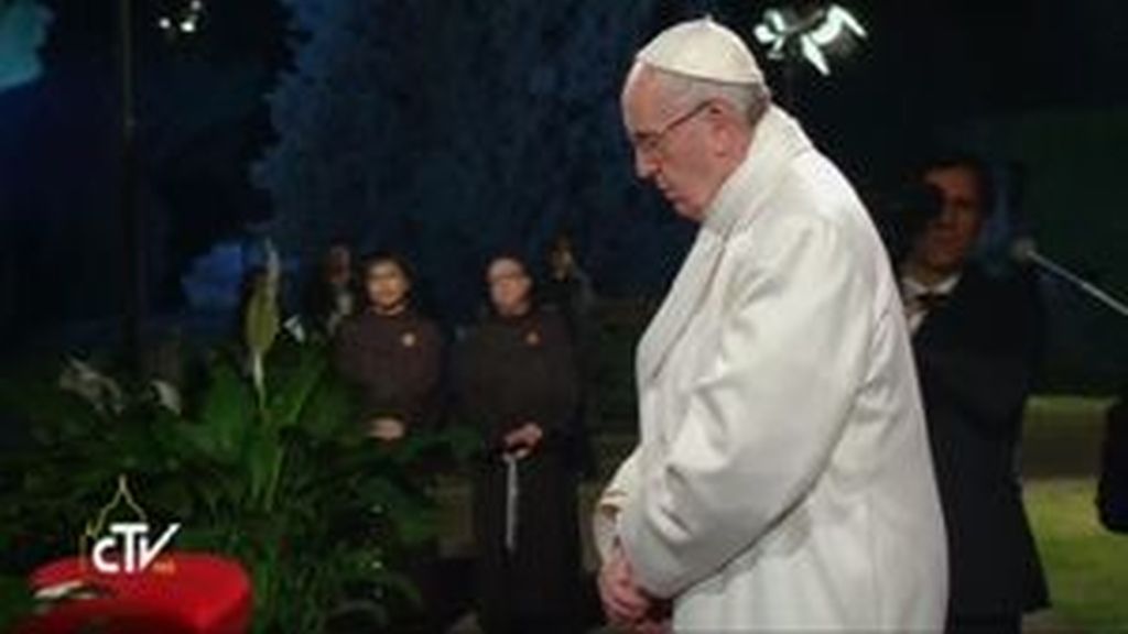 El Papa Francisco condena los atentados de Bruselas durante el Viacrucis