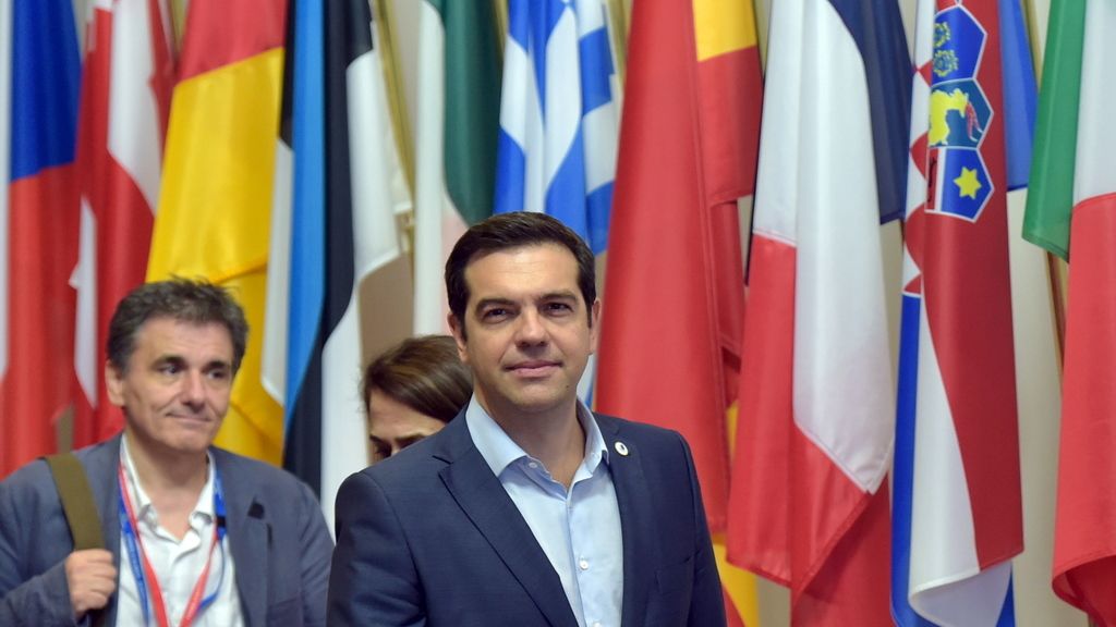 Tsipras cede y acepta recortes durísimos a cambio del rescate de Europa