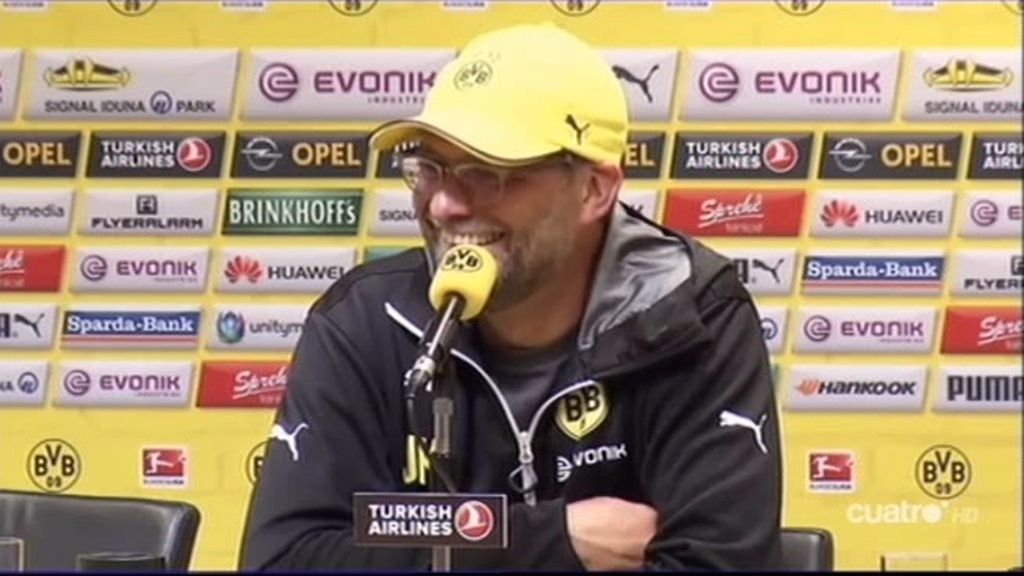 Jürgen Klopp ya sabe español: "¡Una cerveza, por favor!"