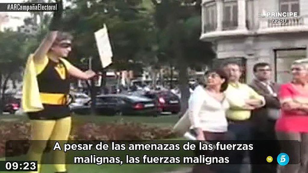 Ada Colau, de superheroína en 2007 a candidata a la alcaldía de Barcelona