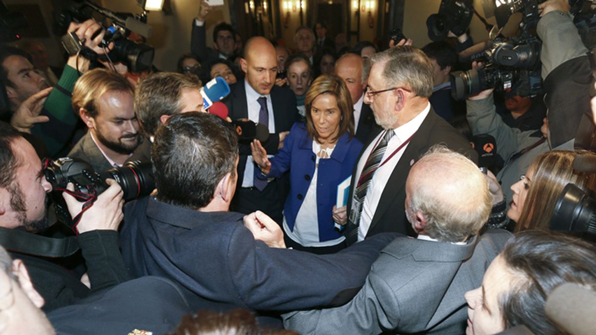 Tensión entre Ana Mato y la prensa en un acto en el Senado