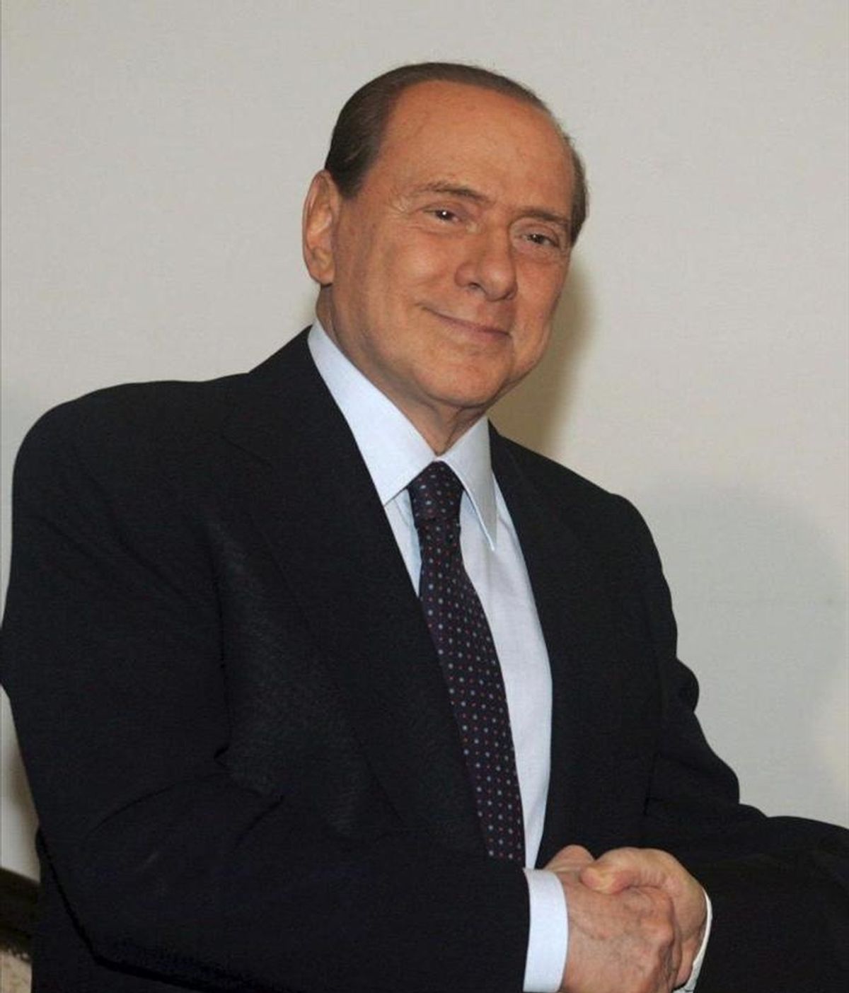 El primer ministro italiano, Silvio Berlusconi en Túnez, hoy lunes 4 de abril. EFE