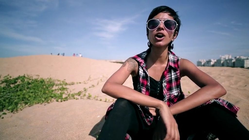 Una rapera india exige a una multinacional que responda por contaminar