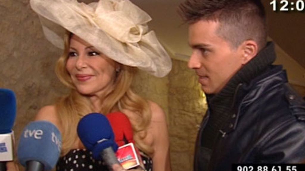 Ana Obregón y Adans Peres, juntos en la boda de Toñi Salazar