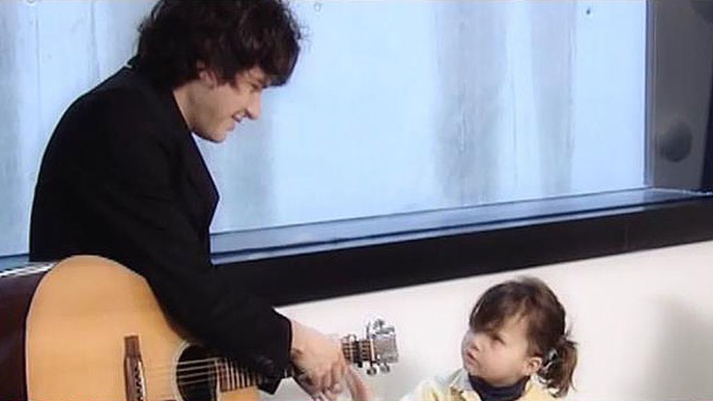 Mayor Tom: "Gracias al implante coclear se me ha olvidado que mi hija nació sorda"