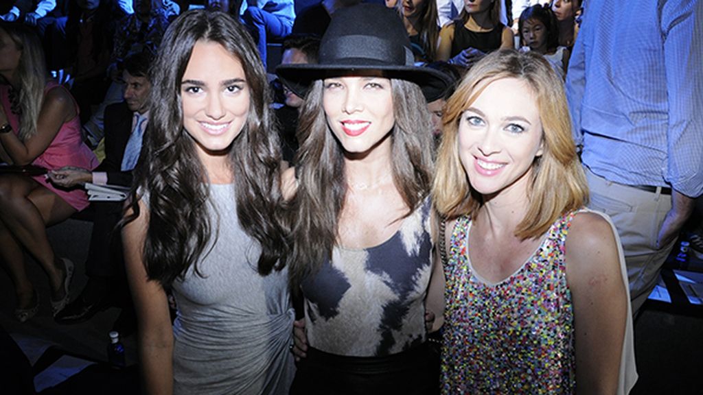 Alicia Sanz, Juana Acosta y Marta Hazas, tres mujerones para el front row de Ana Locking