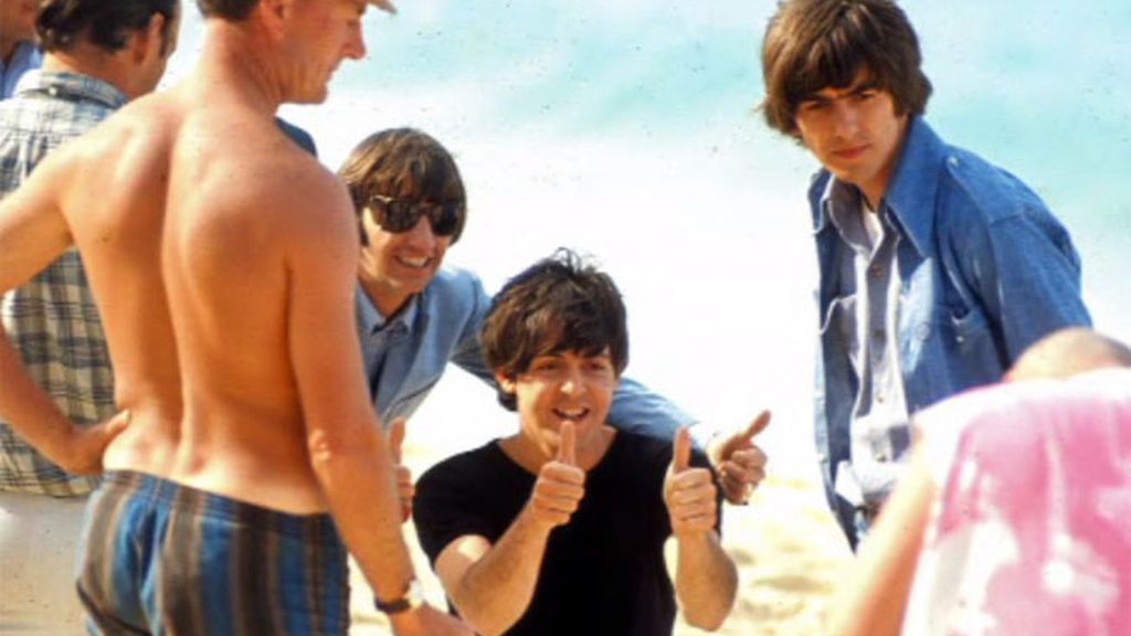 Publican fotos inéditas de los Beatles del rodaje de 'Help'