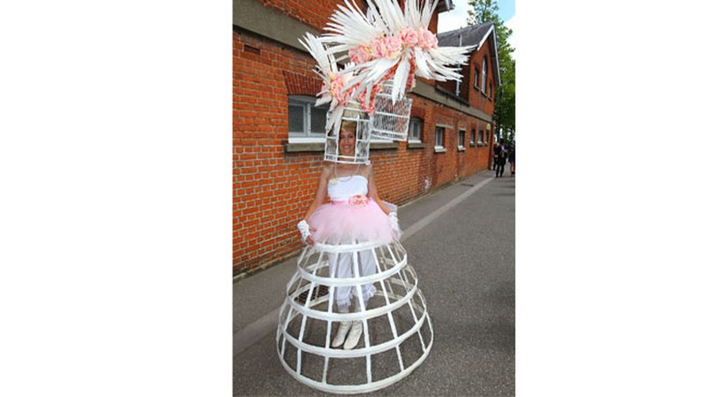 Desfile de tocados en Ascot