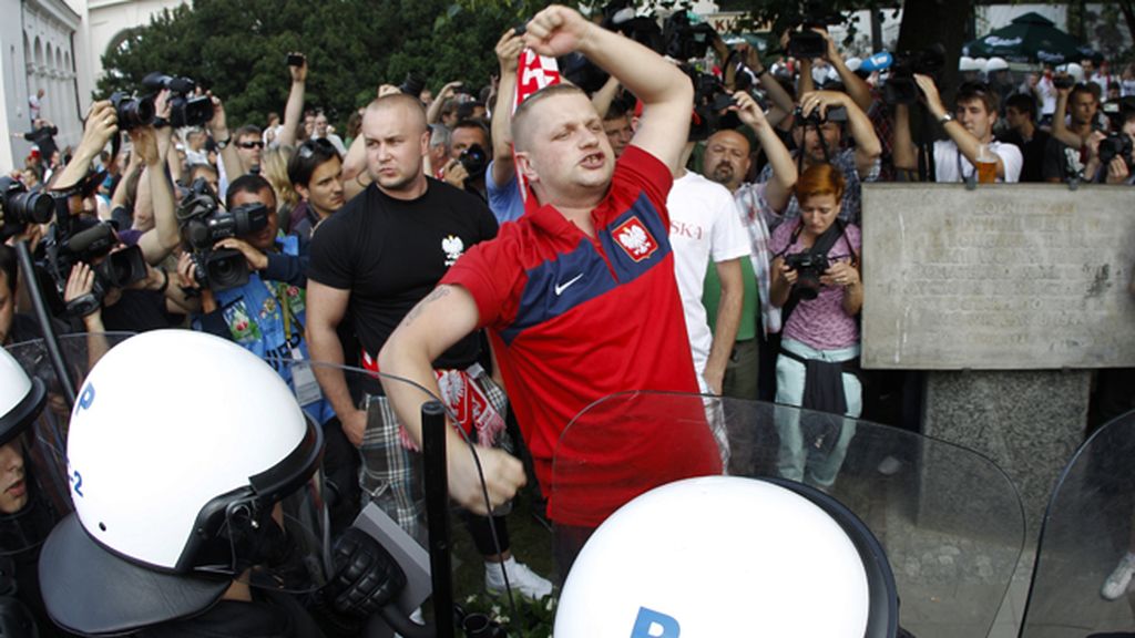 Graves incidentes entre ultras rusos y polacos