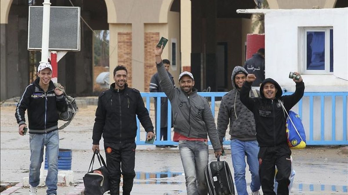 La agencia de fronteras exteriores de la Unión Europea (Frontex) cree que pueden llegar a los países de la UE entre 500.000 personas y 1,5 millones a causa de las revueltas en Libia y el norte de África, han informado fuentes europeas. EFE/Archivo La agencia de fronteras exteriores de la Unión Europea (Frontex) cree que pueden llegar a los países de la UE entre 500.000 personas y 1,5 millones a causa de las revueltas en Libia y el norte de África, han informado fuentes europeas. EFE/Archivo