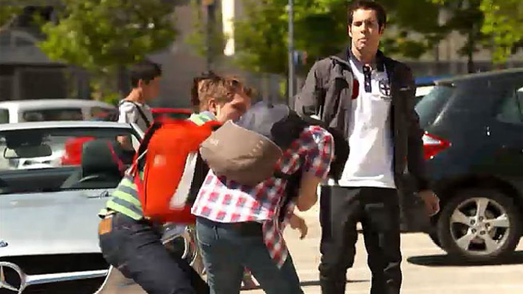 La abuela de Jacobo descubre al mejor amigo de su nieto saliendo con Lidia