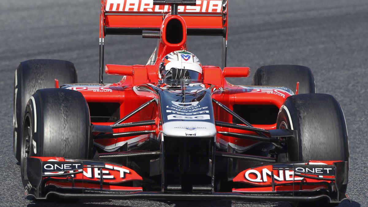 Pic, piloto de Marussia, toma una curva durante una sesión de entrenamiento en el Circuit de Catalunya